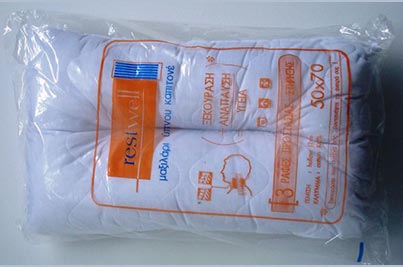 Mαξιλάρι ύπνου με τρείς ραφές στήριξης και γέμισμα με πολυεστερική ίνα διαστάσεων 50×70εκ.